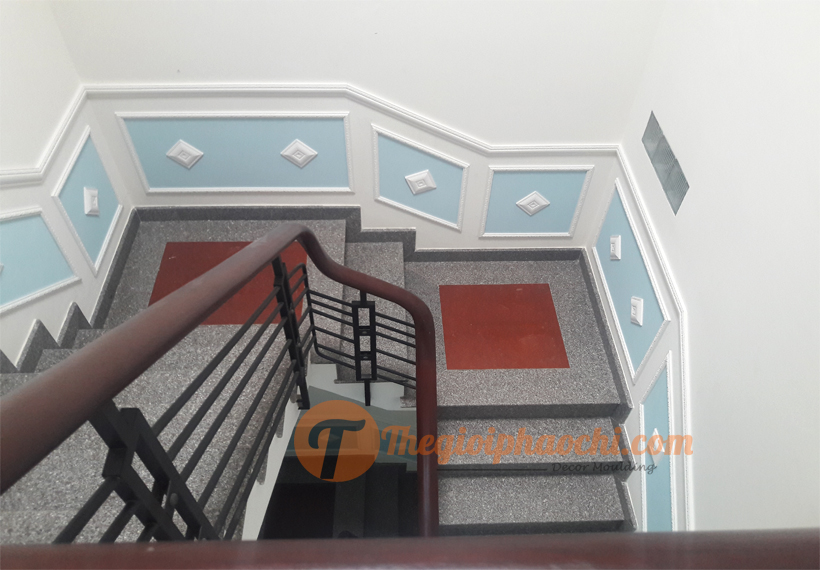 10 Mẫu Khung Tường Cầu Thang Bằng Phào Chỉ Hàn Quốc Tuyệt Đẹp